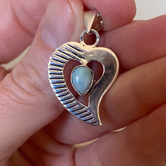 Larimar & 925 Sterling Silver Heart Pendant – from the Dominican Republic - Picture 2 of 6